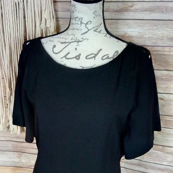 Theory | ‘Andzelika’ Black Ruffled Crepe Split Sleeve V-Back Midi Shift Dress - Picture 3 of 8